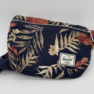 Herschel Fifteen Peacoat Hip Fanny Pack Women Blue Floral Pattern Waist Belt Bag
